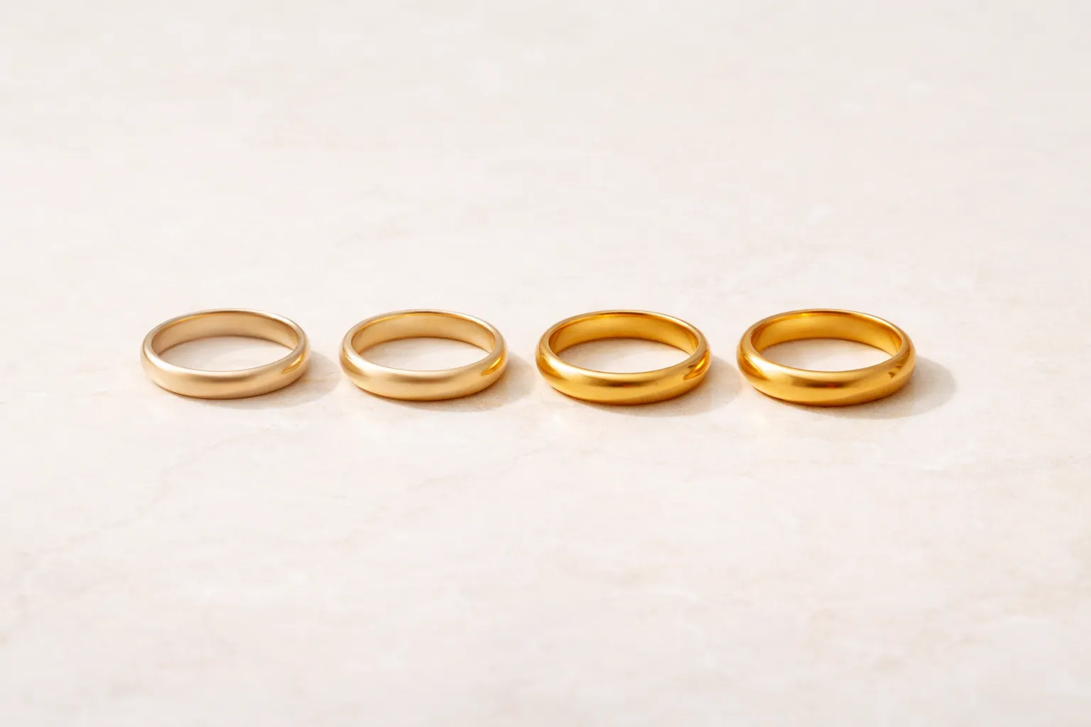 Goldringe in verschiedenen Karat-Stufen von 8K bis 24K